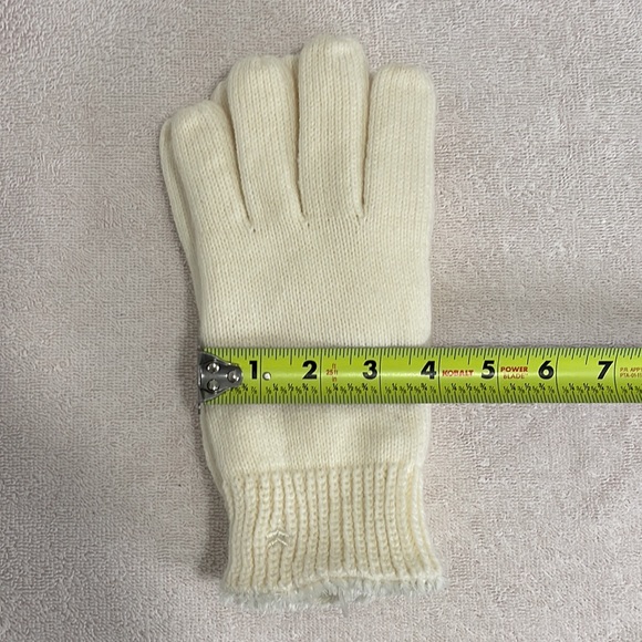 Isotoner Gloves | NWT | Super Soft & Luxury | Color Ivory - Picture 6 of 8